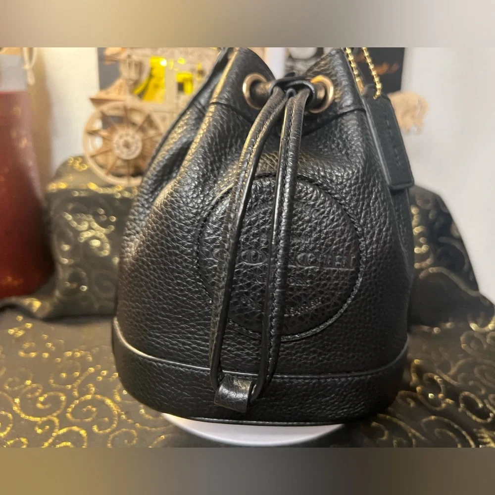COACH Dempsey Black Pebble Leather Bucket Crossbody Bag W/Front Patch C5269
